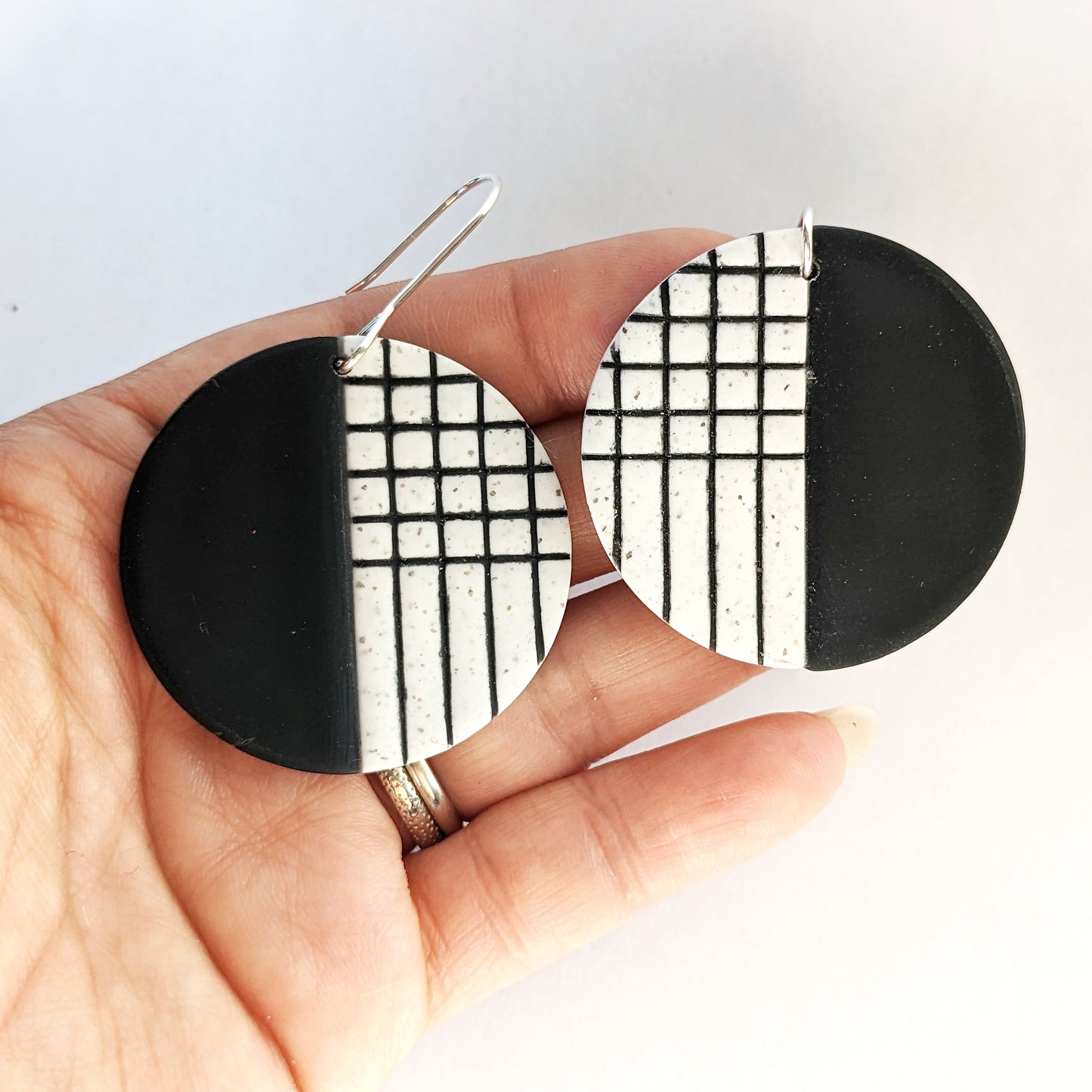 Made in the 80s Black and White Circle Earrings