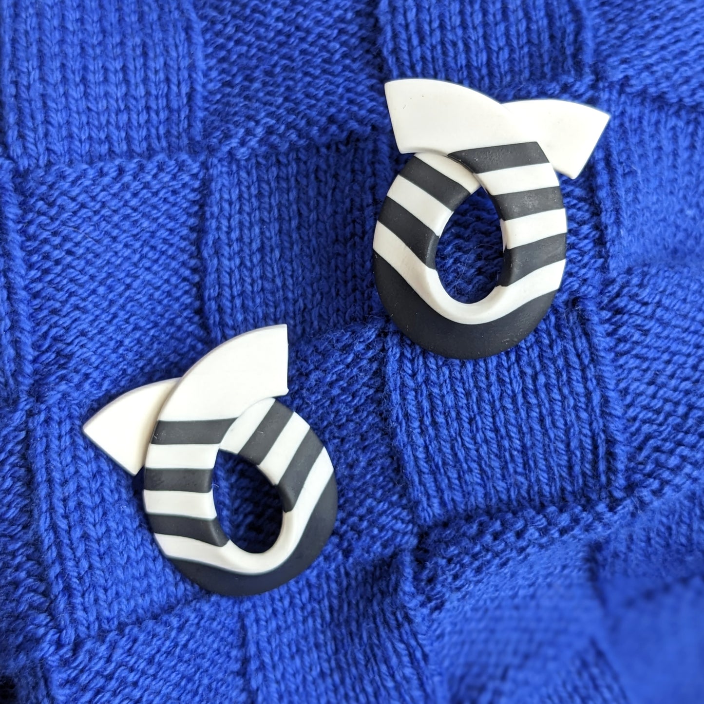 Loop de Loop Earrings in Black and White