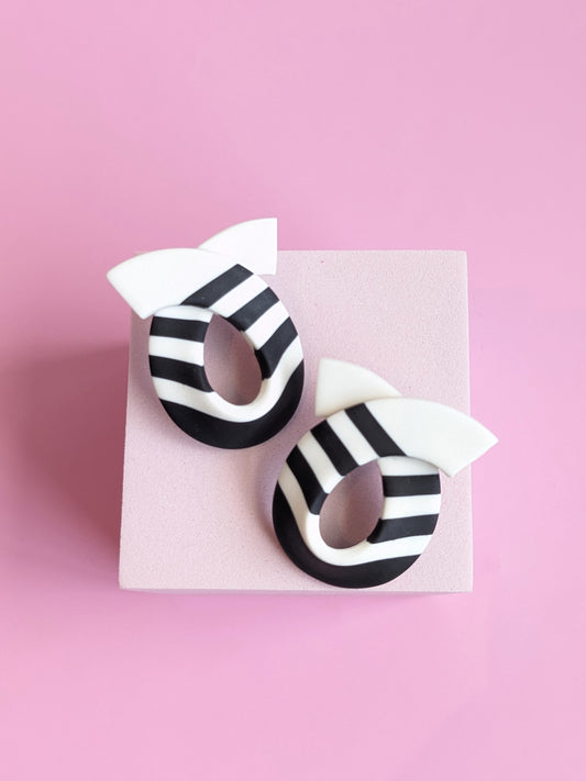 Loop de Loop Earrings in Black and White
